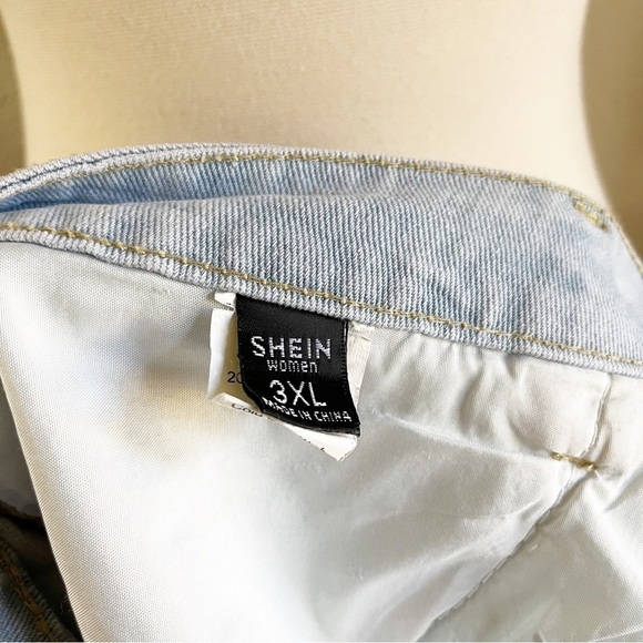Shein Blue Light Wash Distressed Ripped Jean Cutoff Shorts Size 3XL - Picture 5 of 5